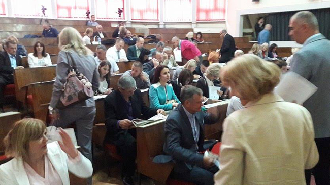 Скупштина прекинута због недостатка кворума